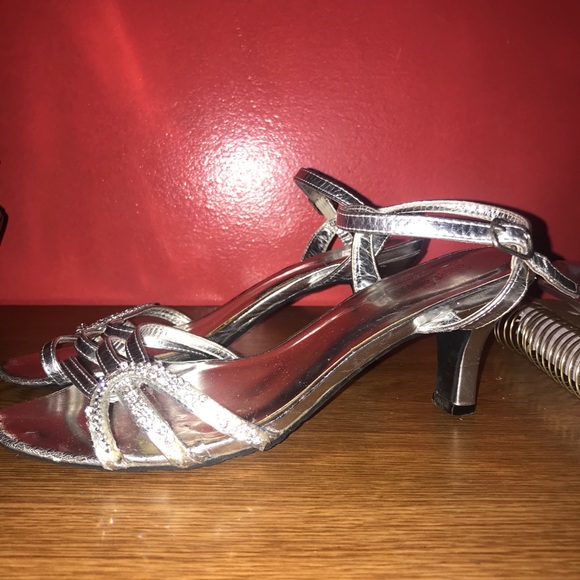 Heels - Picture 2 of 2